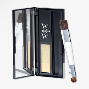 ColorWOW root cover up for platinum blonde hair